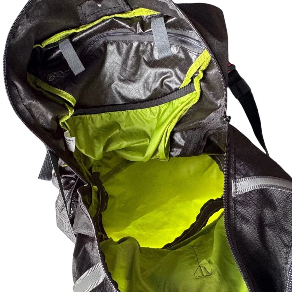 Pinguin Air 33 Hiking‎ Backpack Black Grey Ripstop H2O Hydration Daypack HICOR